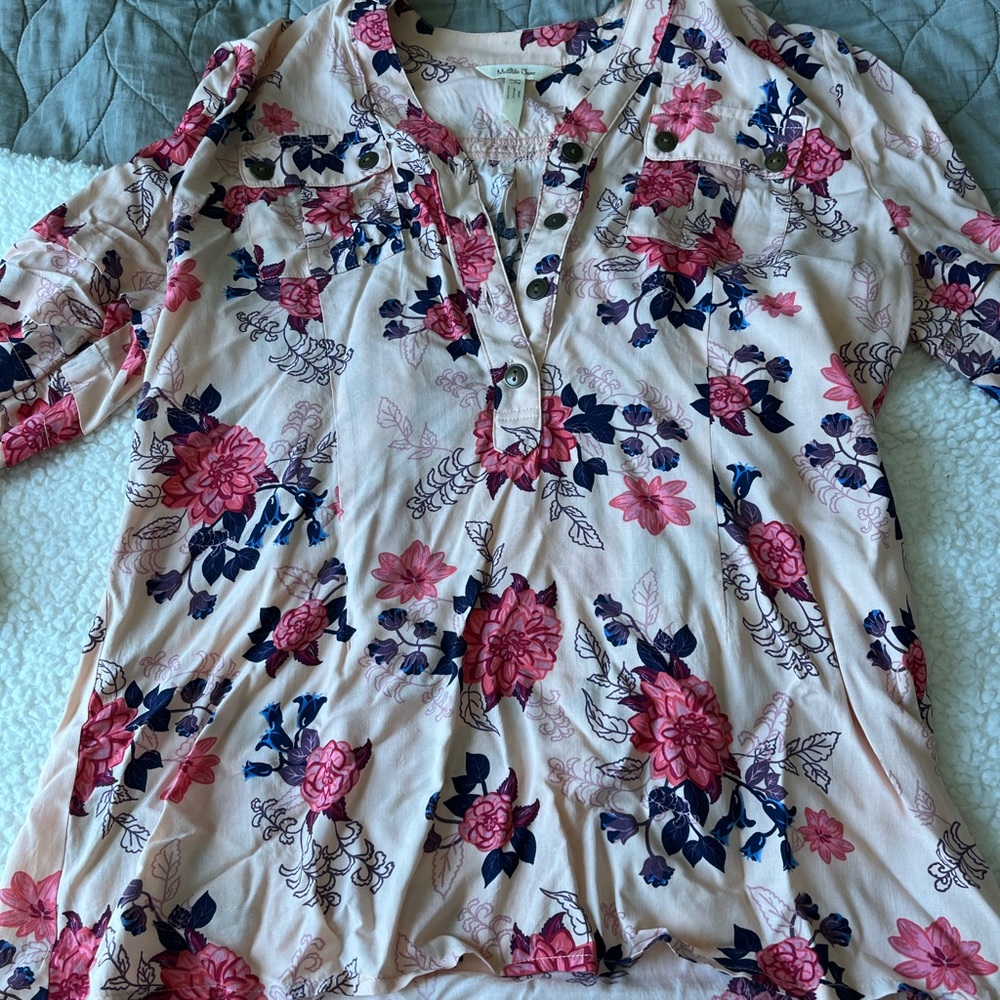Womens Matilda Jane long sleeve shirt. Size 6 . Great condition